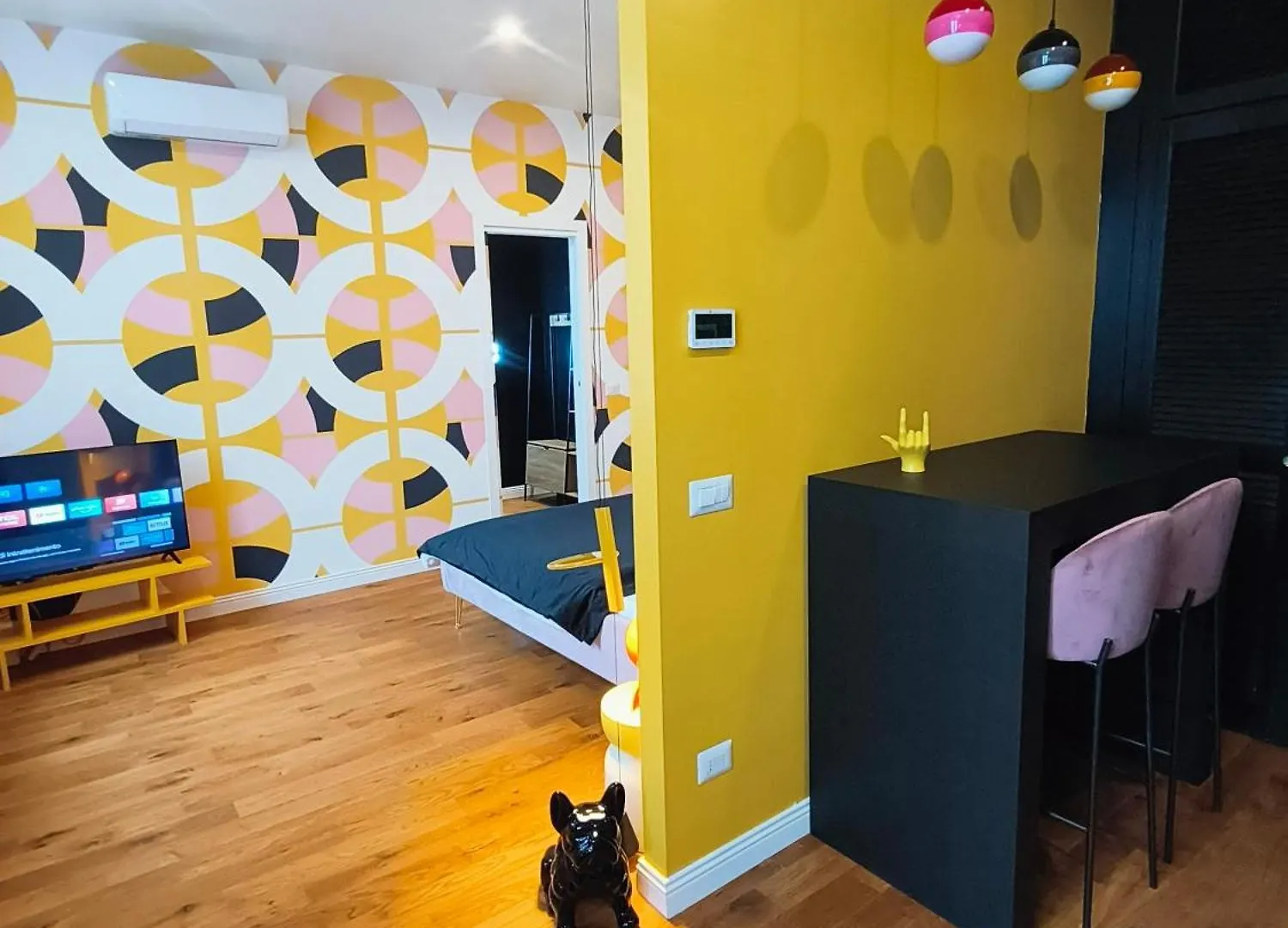 Apartment Designed 2 Rooms In Milan Urban With Ac, Wifi And Subway Italy